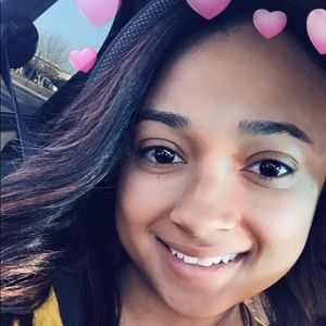 Meet your Posher, Monique